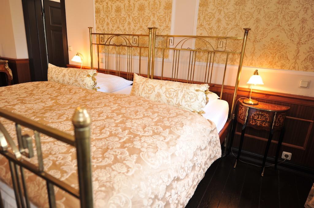 Gutshaus Kubbelkow Hotel Bergen Auf Rugen Room photo